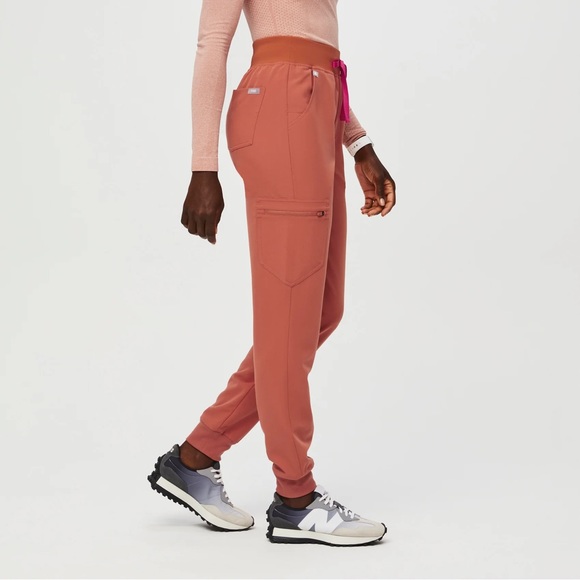 FIGS Terracotta Zamora jogger and Catarina top | XS - Picture 3 of 10